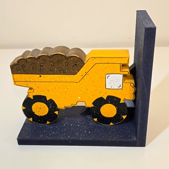 Dump Truck and Fire Truck Bookends for Children Library - Picture 2 of 11